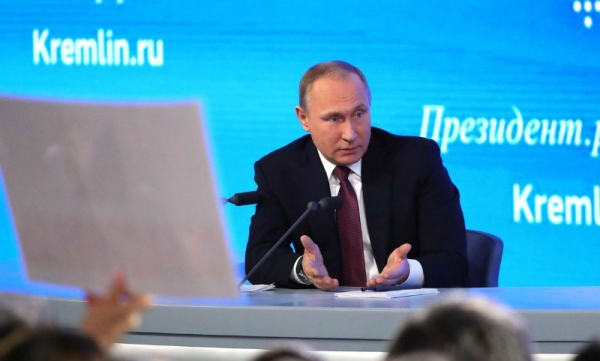 На «Прямой линии» Путина оставили в одиночестве